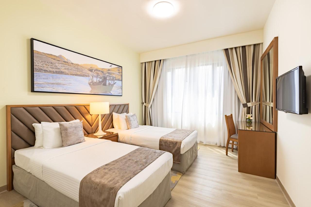 Golden Sands Hotel Apartments Дубай Екстер'єр фото